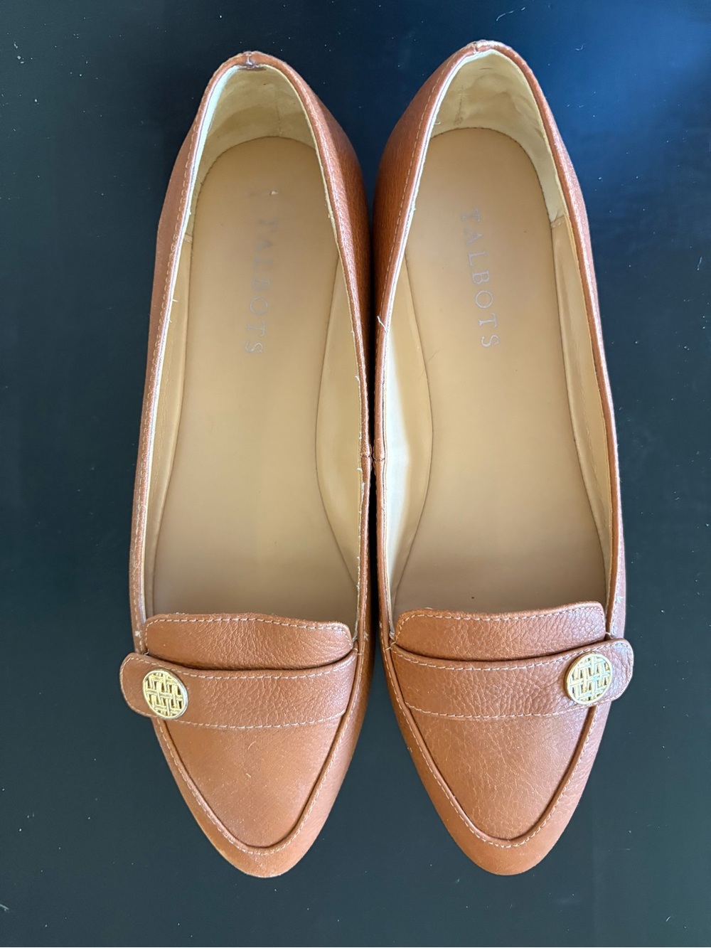 Talbots Cognac Brown Leather Pointed-Toe Loafers with Gold Emblem Size 7-1/5
